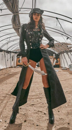 Roma Captivating Pirate Costume