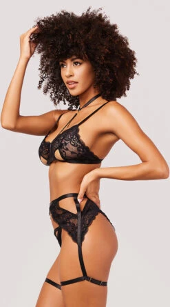 Yandy Viewer Discretion Bra Set -Forplay Shop YO 41 11808 LACE BRA SET STRAPPY BLACK 4721